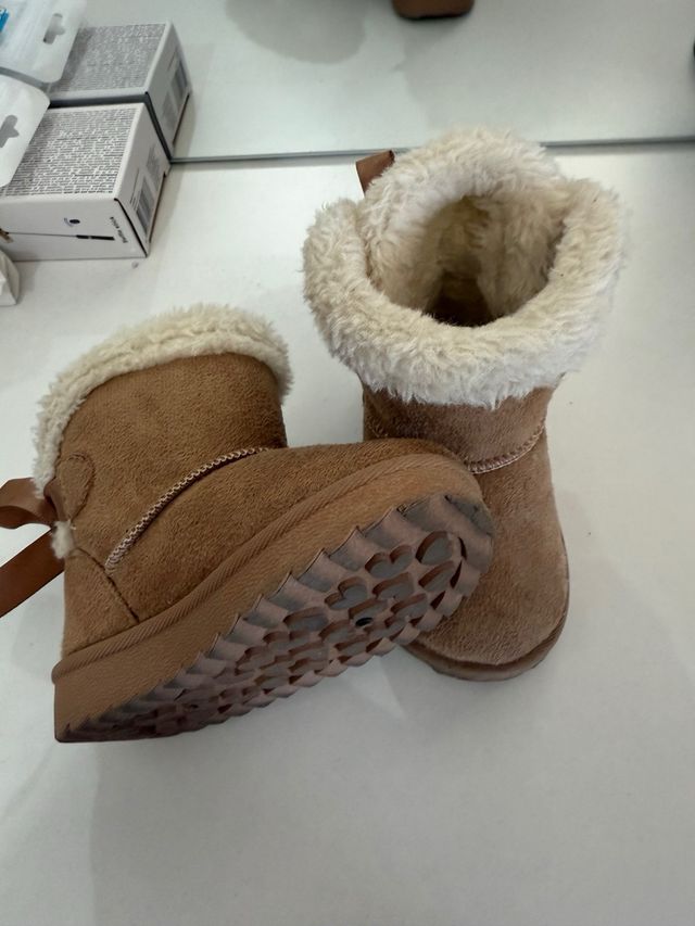 Botas de pelito bebe 20/21
