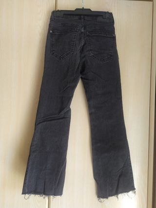 Pantalones campana Pull&Bear negros - 34