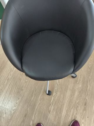 Silla giratoria negra