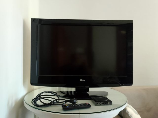 TV LG 32" Negra
