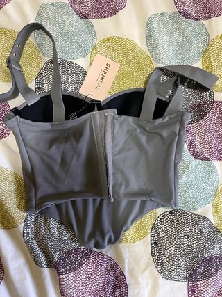 Top Shein gris talla XS