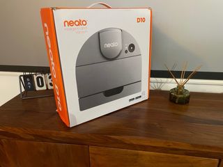 Robot Aspirador Neato D10 – Excelente Estado con Caja y Accesorios