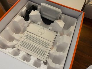 Robot Aspirador Neato D10 – Excelente Estado con Caja y Accesorios