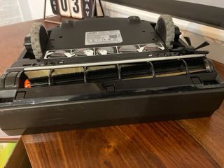 Robot Aspirador Neato D10 – Excelente Estado con Caja y Accesorios