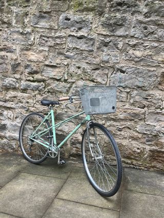 Bicicleta paseo vintage verde
