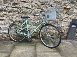 Bicicleta paseo vintage verde