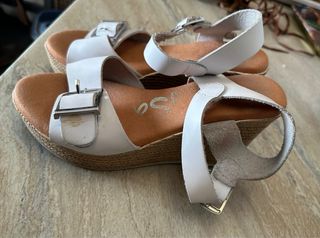 Sandalias cuña blancas isa