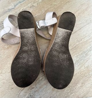 Sandalias cuña blancas isa