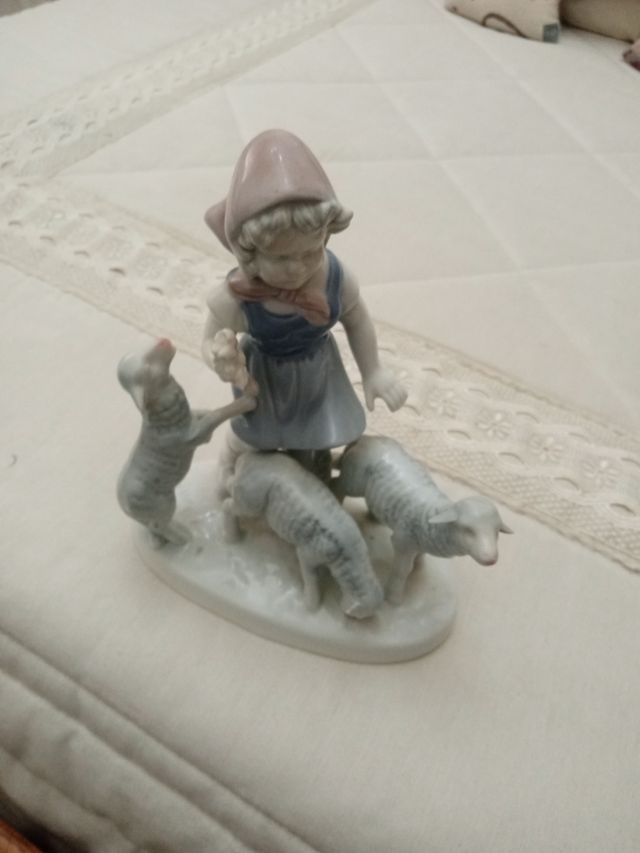 Pastora con ovejas - Gerold Porzellan