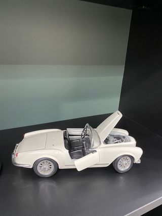 MAQUETA coche escala 1/18