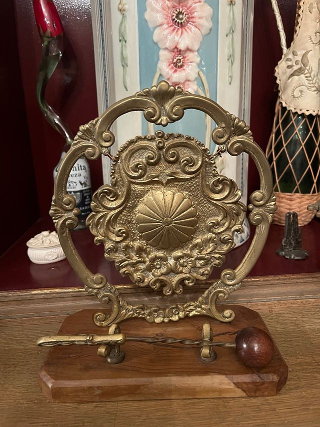 Gong de bronce antiguo