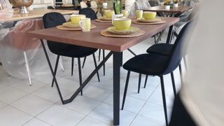 SUPEROFERTA MESA Y CUATRO SILLAS ACACIA