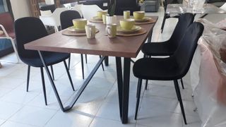 SUPEROFERTA MESA Y CUATRO SILLAS ACACIA