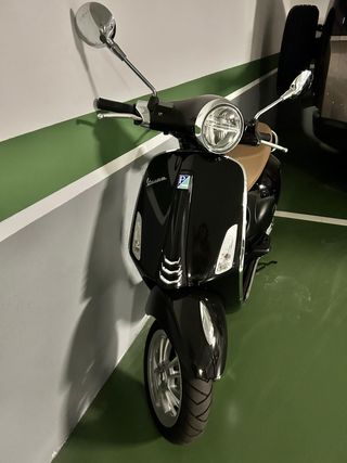 Vespa Primavera 125 con solo 700km.