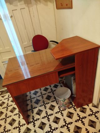 Escritorio madera-cristal, buen estado