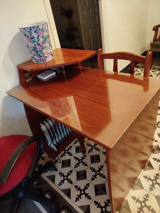 Escritorio madera-cristal, buen estado