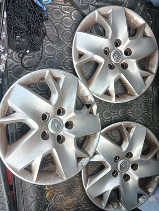 3 Tapacubos Renault 16" usados