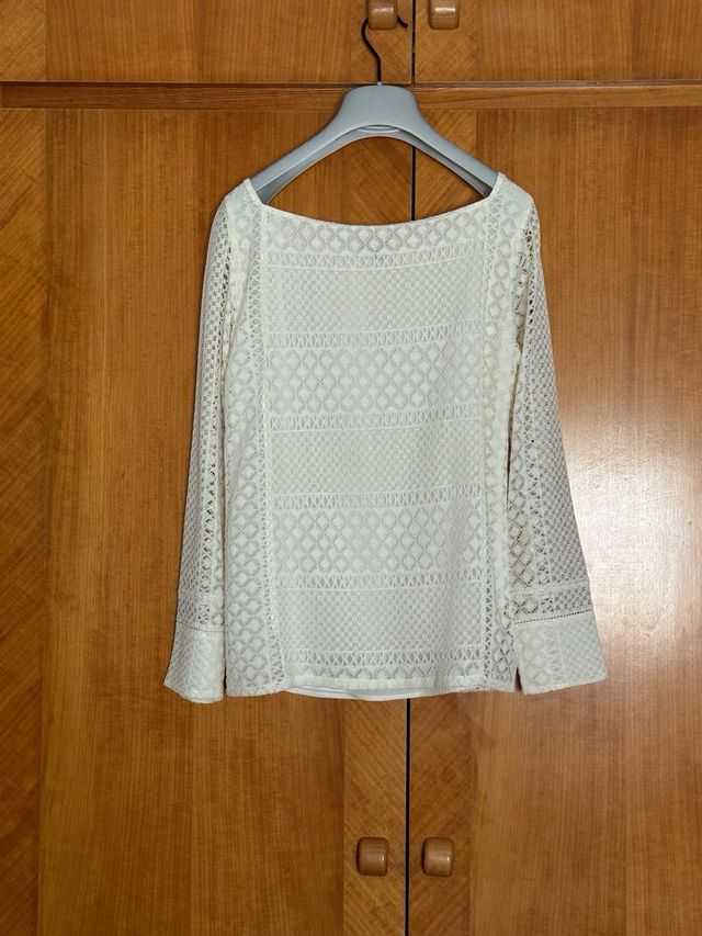 Blusa blanca de encaje