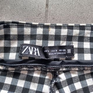 Pantalón Zara cuadros blanco-negro