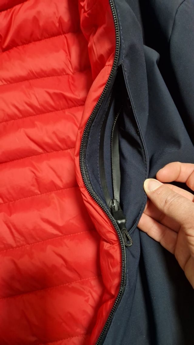 Giubbotto uomo blu imbottito in tessuto impermeabi