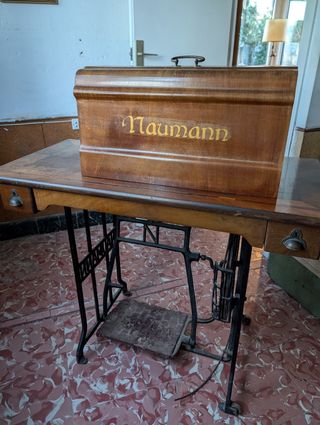Máquina coser Naumann Antigua