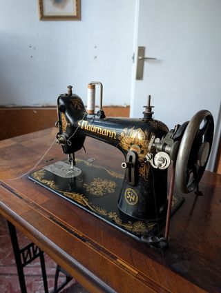 Máquina coser Naumann Antigua