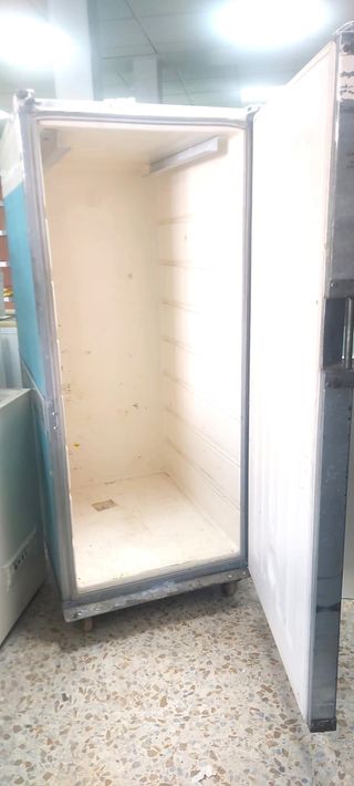 contenedor isotérmico