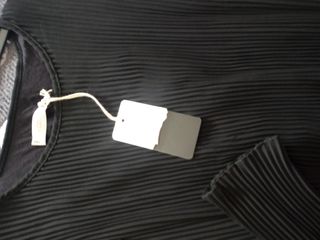 Vestido negro plisado c/cinturón