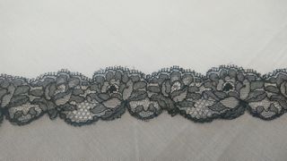 Mantilla negra, encaje antiguo