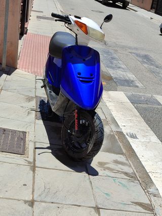 Yamaha Jog R - Motocicleta