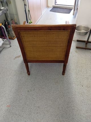 Sillón mimbre y madera marrón