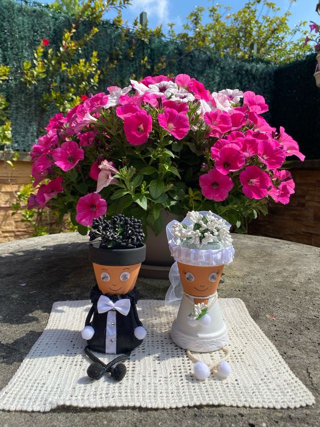 Macetitas novios hechas a mano - Terracota