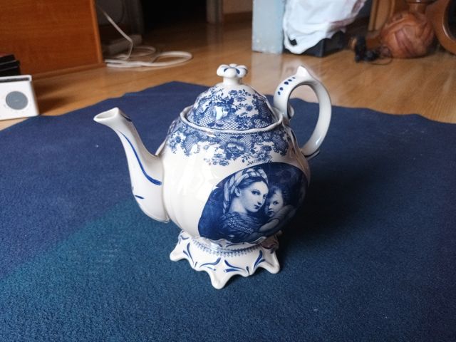 Tetera de porcelana