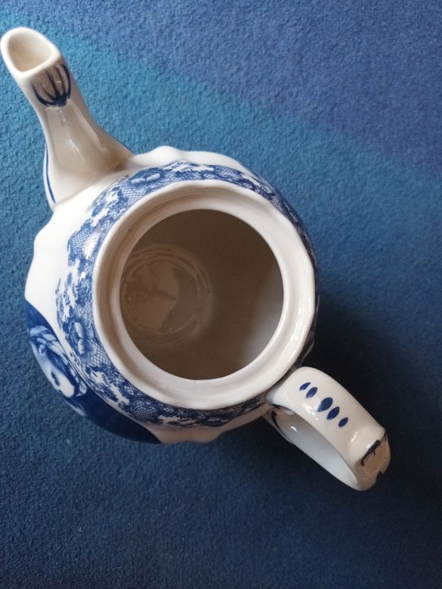 Tetera de porcelana