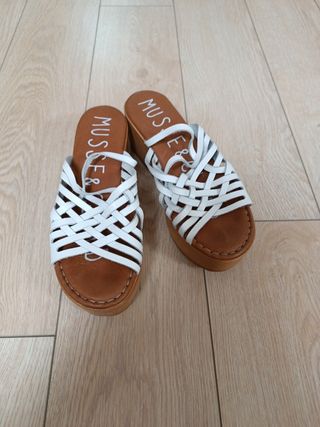 Sandalias Musse plataforma blancas 39/40