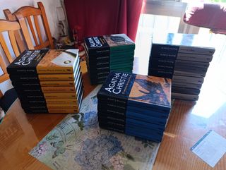 Lote de 30 libros de Agatha Christie.
