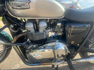 Triumph Bonneville 800cc