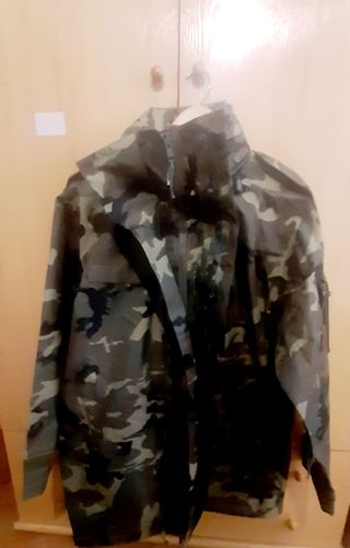 Chaqueta militar camuflaje impermeable 