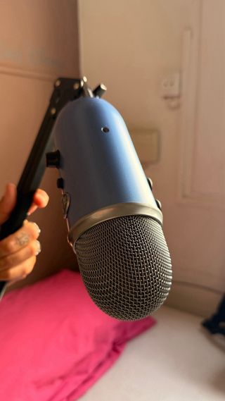 Micrófono Logitech Blue Yeti Azul - Brazo Soporte