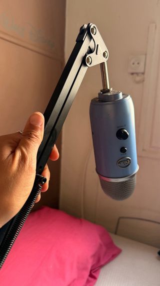 Micrófono Logitech Blue Yeti Azul - Brazo Soporte