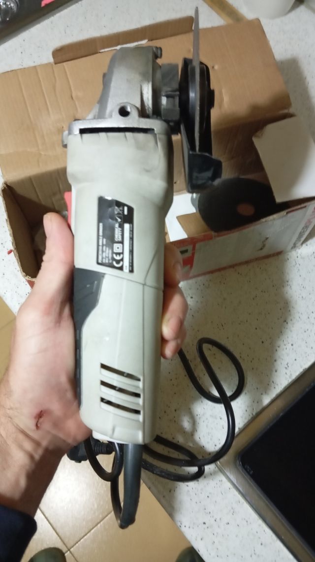 Amoladora angular PowerPlus 500W