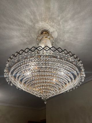 Lámpara de araña de cristales de roca