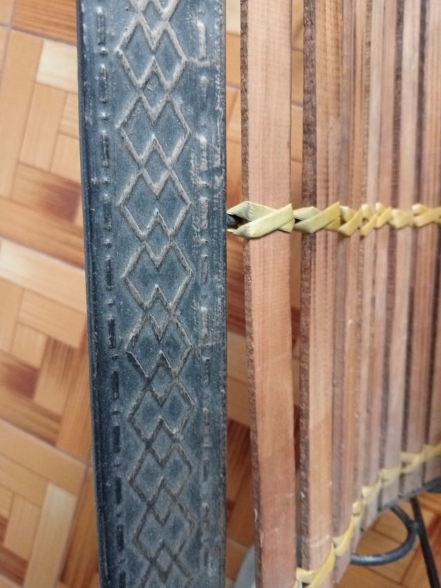 Revistero forja madera