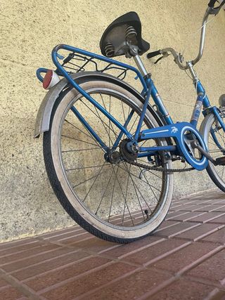 Bicicleta BH clásica azul