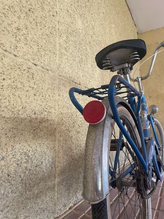 Bicicleta BH clásica azul