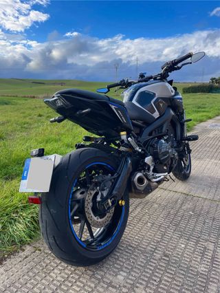 YAMAHA MT09 V2