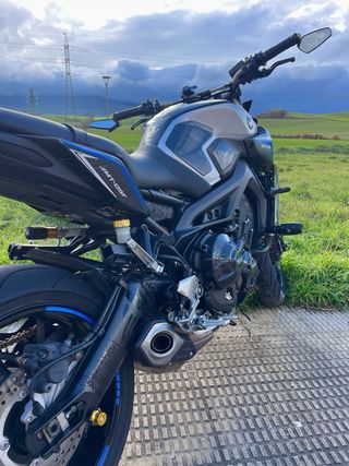 YAMAHA MT09 V2