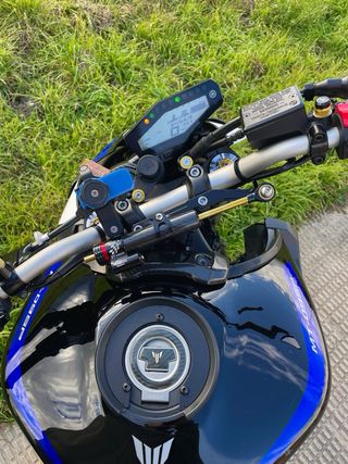 YAMAHA MT09 V2