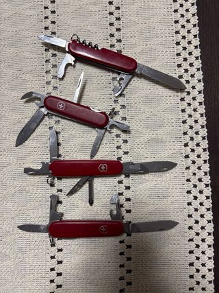 4 Navajas suizas rojas Victorinox
25 e cada una 