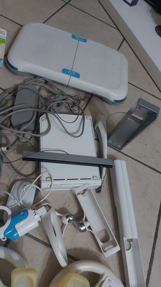 Nintendo Wii + 8 giochi + accessori
